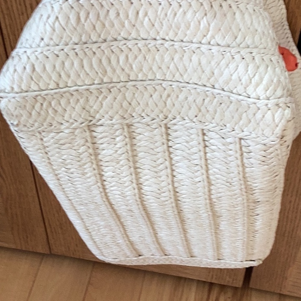 Cream colored straw tote, beach bag with coral fabric straps - Picture 9 of 16